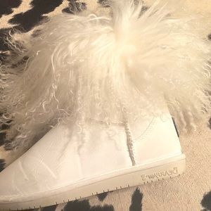 BEARPAW white fur boots! Adorable.  Size 9.